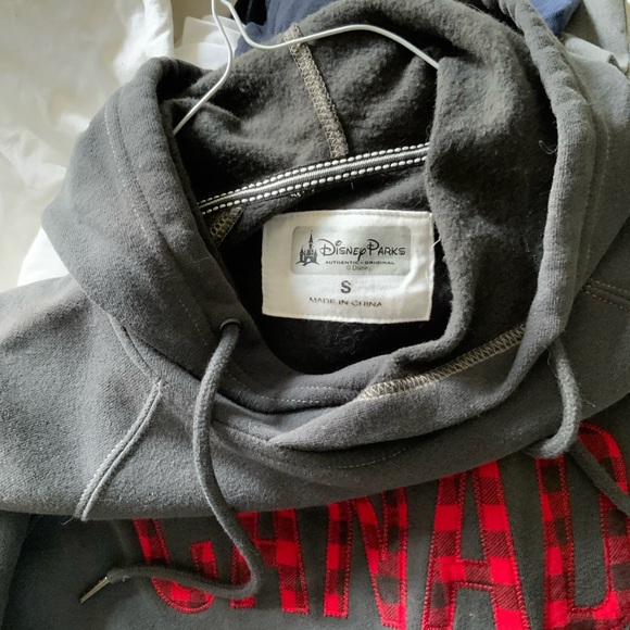 Disney Epcot Canada sweatshirt - Picture 2 of 3